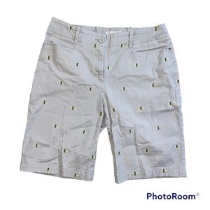 Bee Khaki Shorts 🐝